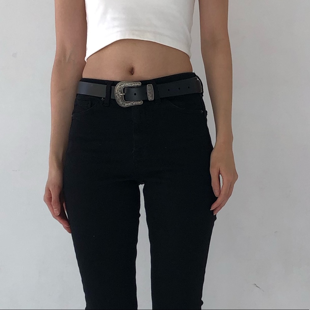Vintage tarnished silver buckle metal black faux leather belt